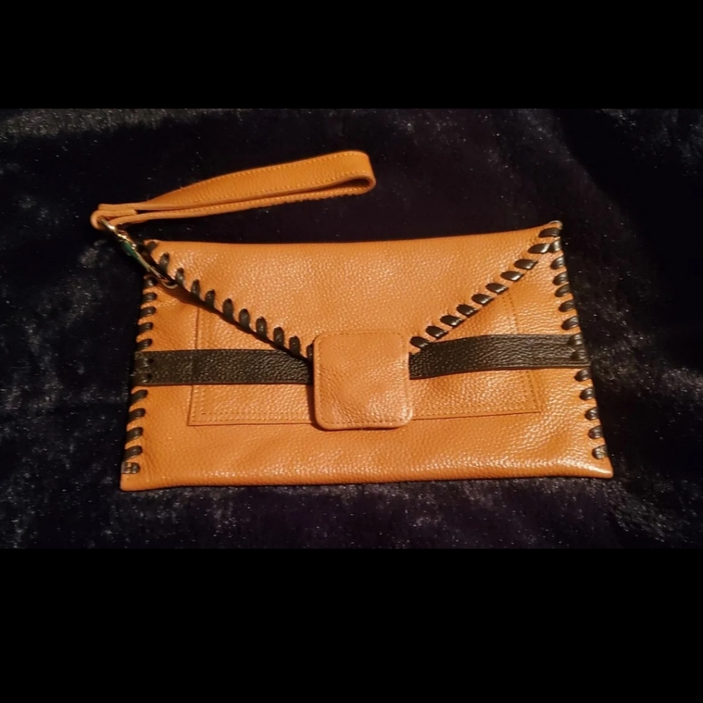 NEW B-LOW THE BELT CLUTCH HANDBAG WRISTLET BROWN BLACK